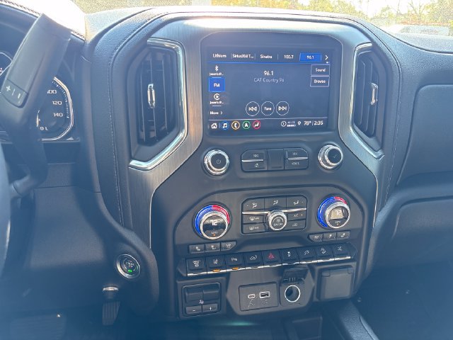 Used 2022 GMC Sierra 3500 Denali w/ Denali Black Diamond Edition AWD/4WD image 22