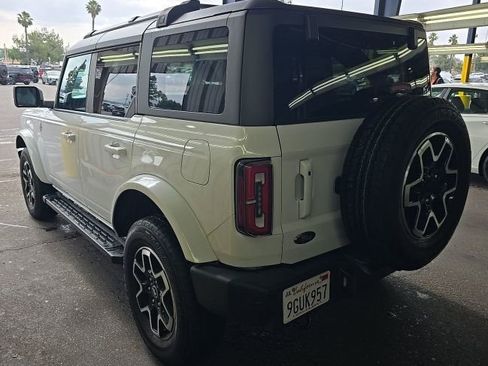 Used 2023 Ford Bronco Outer Banks AWD/4WD image 3