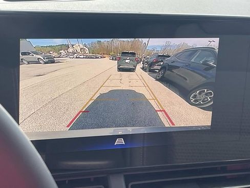 New 2026 Chevrolet Trax LT w/ Sunroof Package image 17