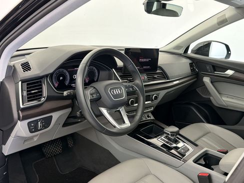 Used 2023 Audi Q5 2.0T Premium Plus w/ Premium Plus Package AWD/4WD image 4