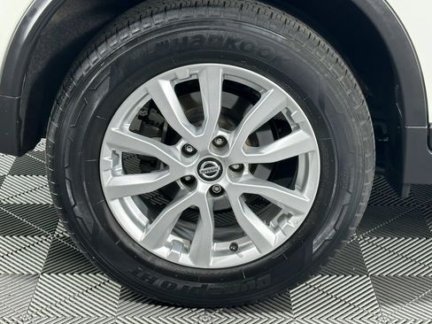Used 2020 Nissan Rogue SV AWD/4WD image 15