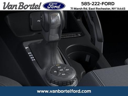 Used 2025 Ford Bronco Badlands image 59