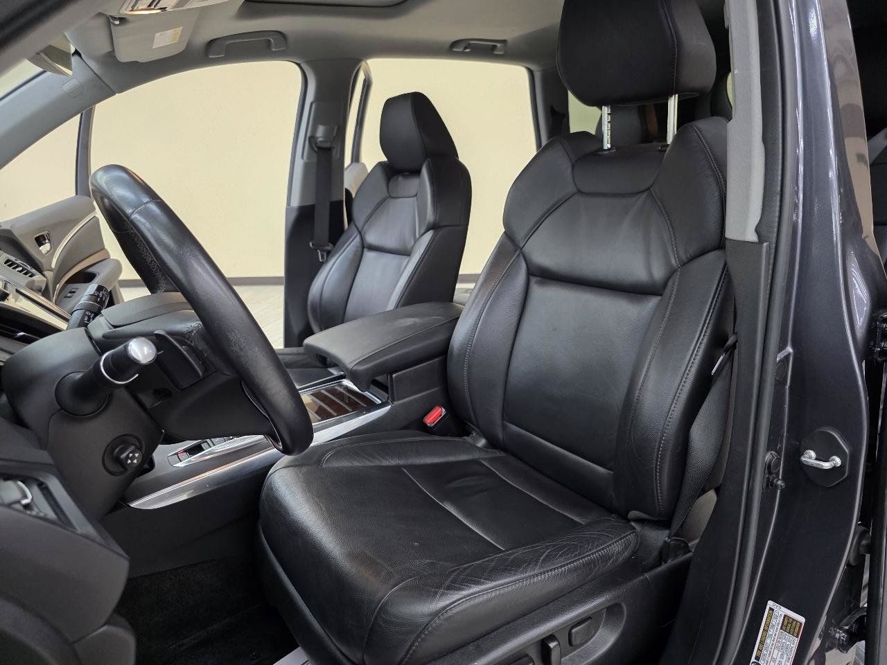 Used 2017 Acura MDX w/ Technology Package AWD/4WD image 19