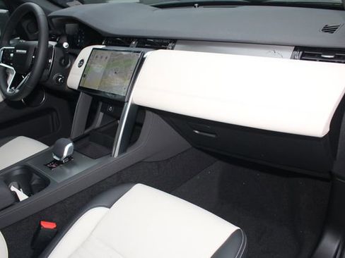 New 2026 Land Rover Discovery Sport Landmark image 24