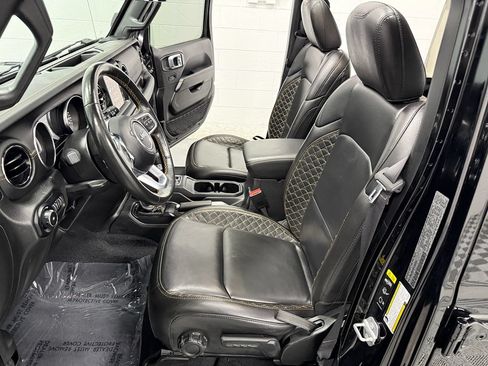 Used 2022 Jeep Wrangler Unlimited Sahara AWD/4WD image 9
