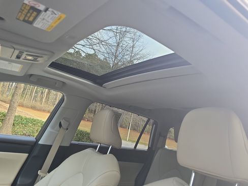 Used 2022 Toyota Highlander XLE image 29