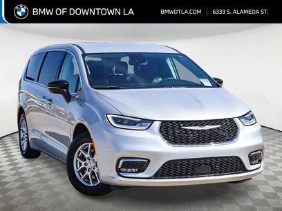 Used 2024 Chrysler Pacifica Touring-L