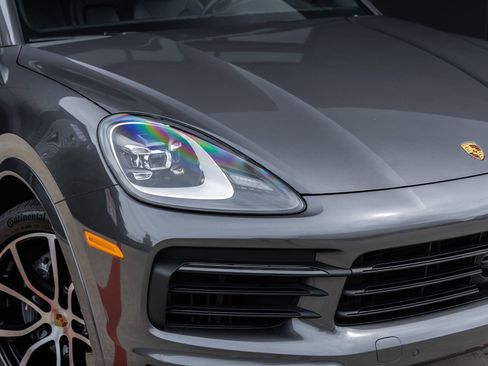 Used 2022 Porsche Cayenne AWD/4WD image 21