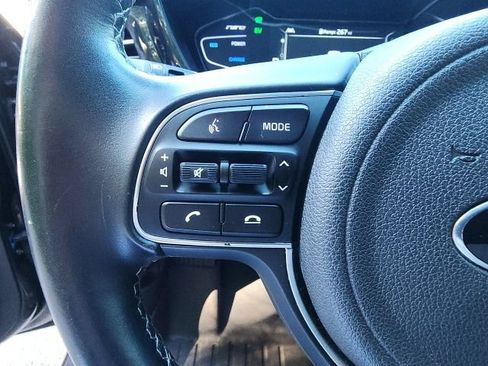 Used 2020 Kia Niro EX Premium FWD image 19