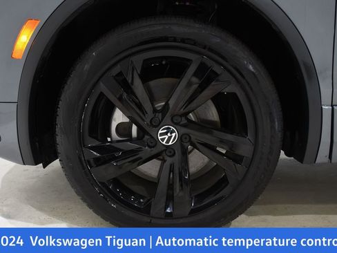 Used 2024 Volkswagen Tiguan SE R-Line image 7