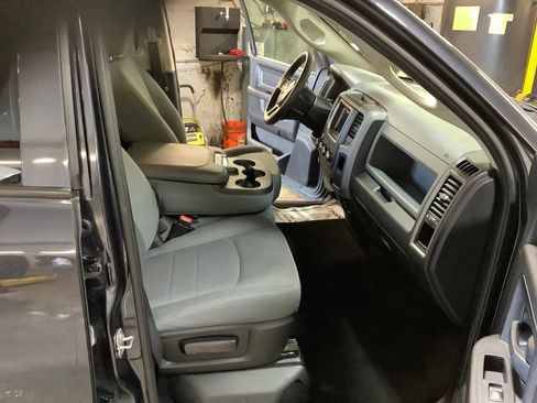 Used 2017 RAM 1500 Express AWD/4WD image 21