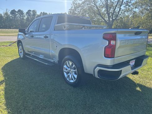 Used 2022 Chevrolet Silverado 1500 Custom image 10
