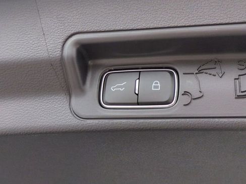 New 2026 Ford Explorer ST-Line w/ ST-Line Street Pack image 14