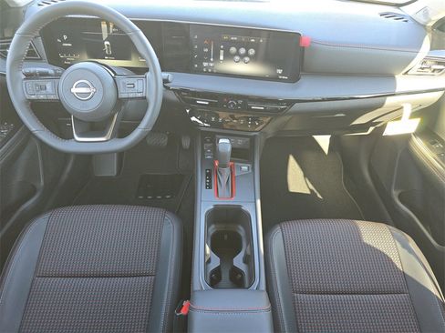 New 2026 Nissan Kicks SR w/ SR Premium Package FWD image 11