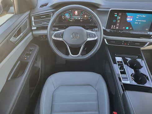 Used 2025 Volkswagen Atlas Cross Sport SEL AWD/4WD image 20