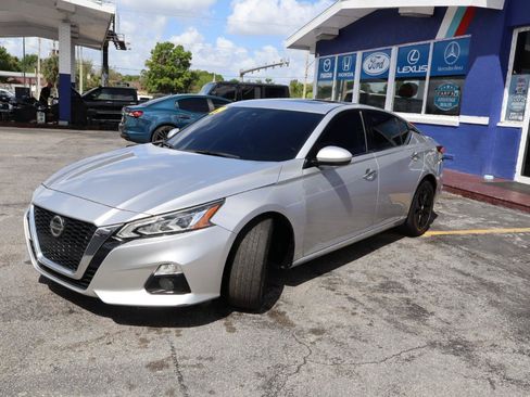 Used 2020 Nissan Altima 2.5 SL FWD image 7