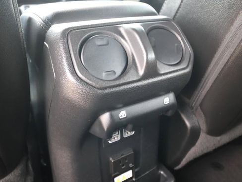 Used 2023 Jeep Wrangler Unlimited Sahara AWD/4WD image 16