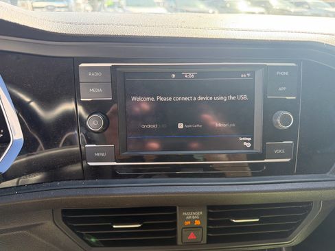 Used 2022 Volkswagen Jetta SE FWD image 8