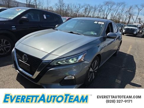 Used 2022 Nissan Altima 2.5 SV image 1