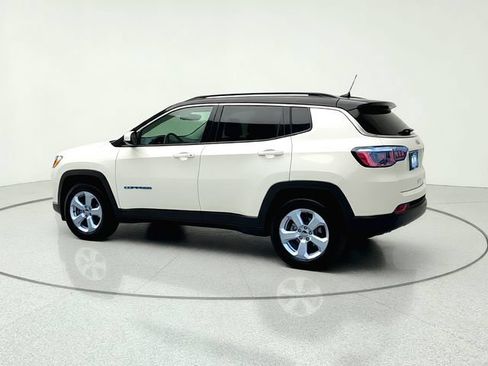 Used 2018 Jeep Compass Latitude w/ Popular Equipment Group FWD image 3