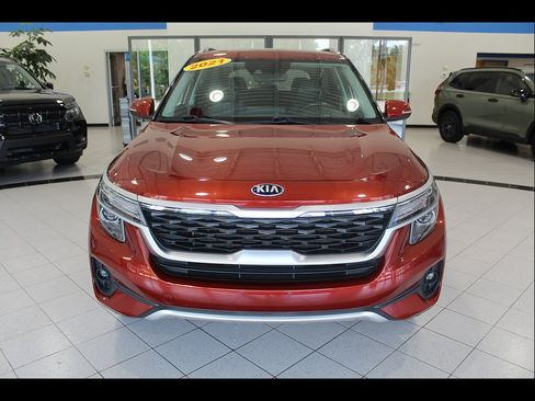 Used 2021 Kia Seltos S AWD/4WD image 2