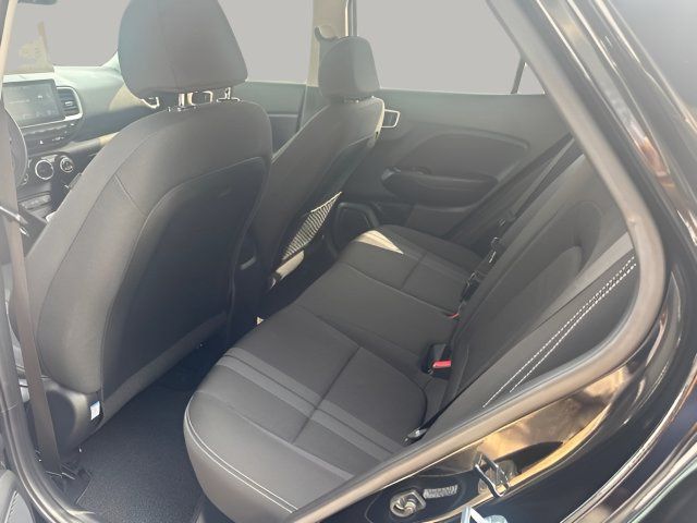 Used 2023 Hyundai Venue SEL w/ Cargo Package FWD image 16