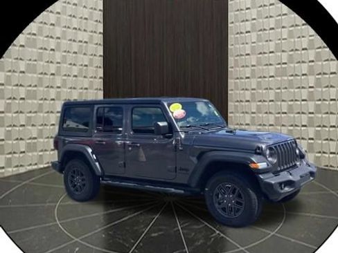 Certified 2022 Jeep Wrangler Unlimited Sport AWD/4WD image 1