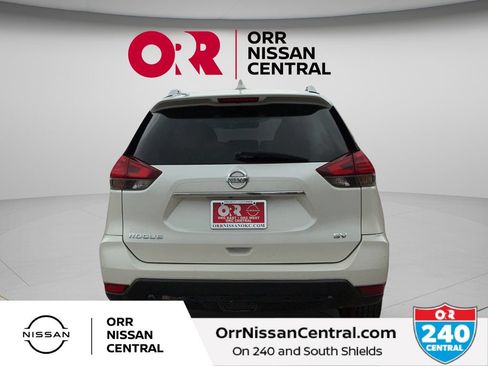Used 2017 Nissan Rogue SV FWD image 6