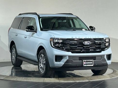 New 2026 Ford Expedition Active AWD/4WD image 2