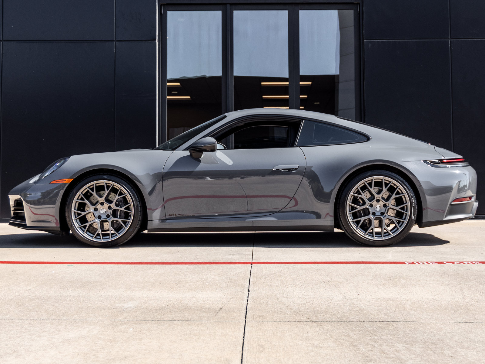 Certified 2025 Porsche 911 Carrera RWD image 2