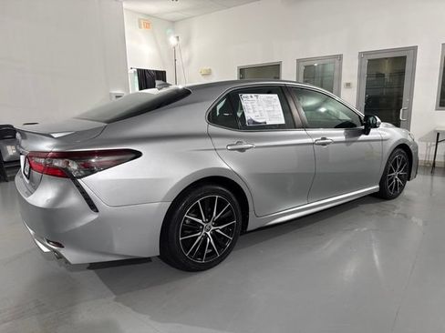 Used 2021 Toyota Camry SE FWD image 13