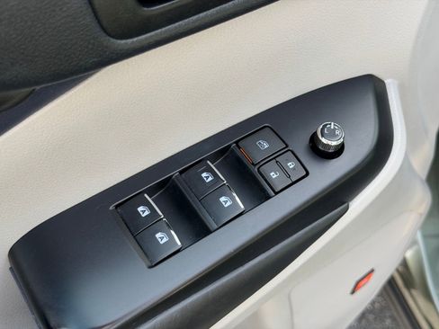 Used 2019 Toyota Highlander Limited Platinum image 12