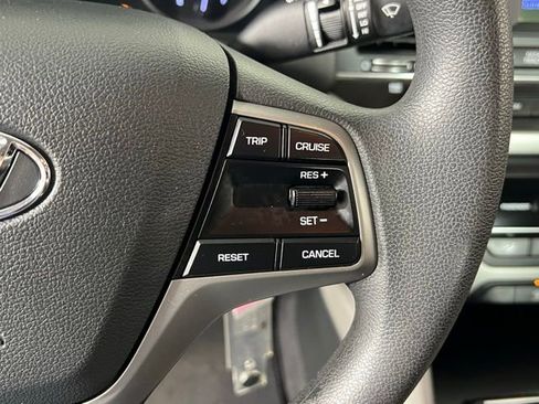 Used 2017 Hyundai Elantra SE image 21