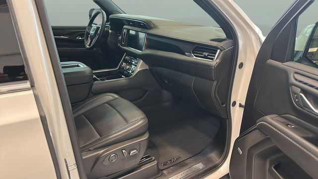 Used 2023 GMC Yukon XL Denali AWD/4WD image 22