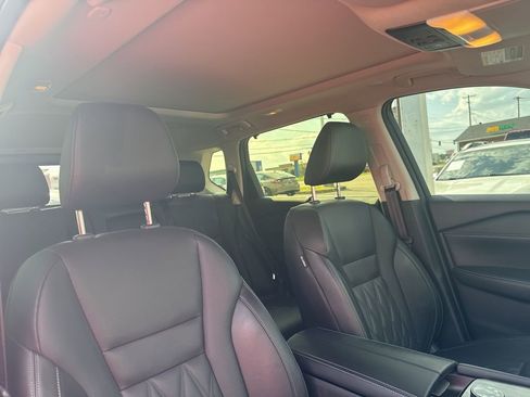 Used 2025 Nissan Rogue Platinum w/ Platinum Premium Package image 24