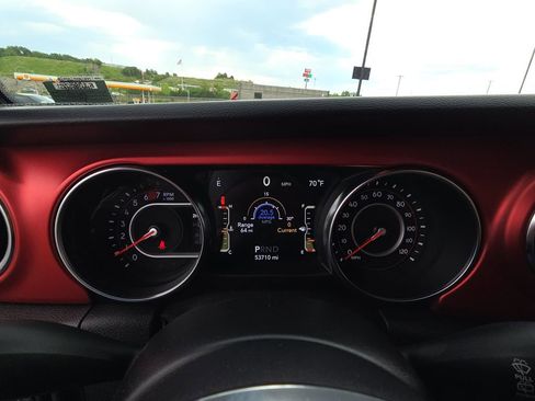 Used 2021 Jeep Wrangler Unlimited Rubicon w/ LED Lighting Group AWD/4WD image 16
