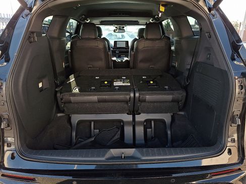 Used 2024 Toyota Sienna XSE w/ XSE Plus Package image 28