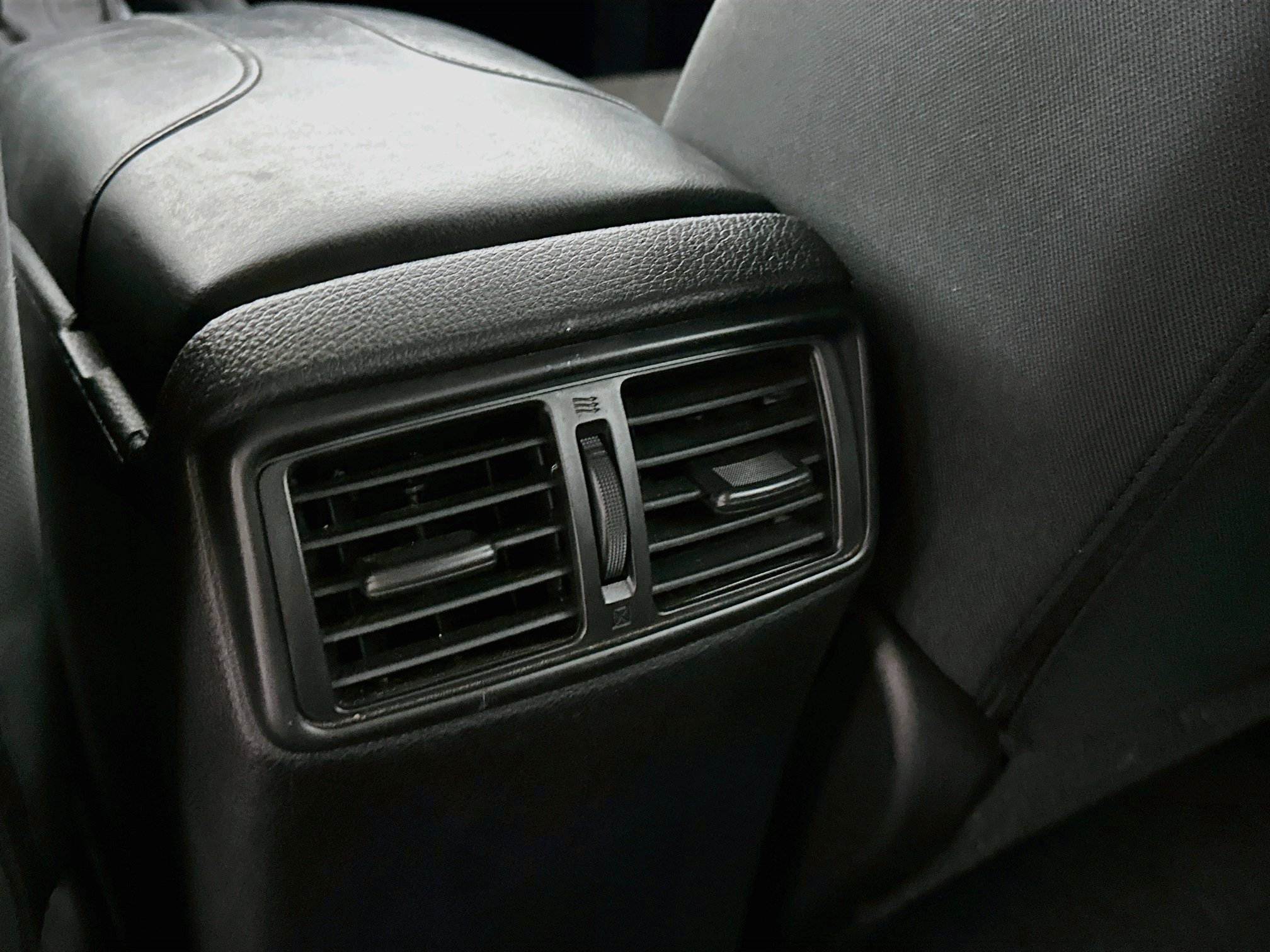 Used 2020 Nissan Rogue S FWD image 26
