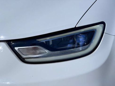 Used 2024 Chrysler Pacifica Touring-L FWD image 37