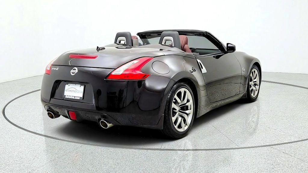 Used 2014 Nissan 370Z Touring w/ Navigation Package RWD image 5