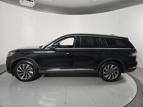 New 2026 Lincoln Aviator AWD image 8