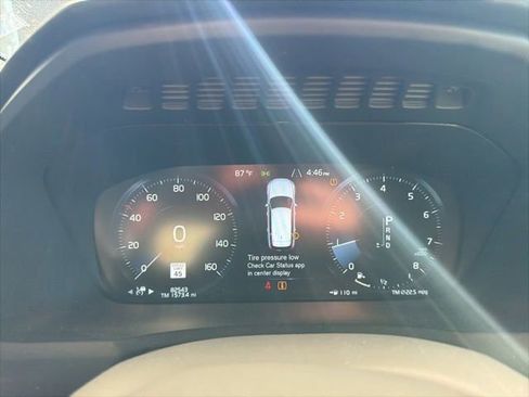 Used 2022 Volvo XC90 T5 Momentum image 3