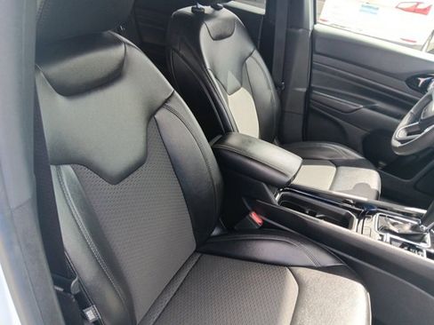 Used 2022 Jeep Compass Latitude image 23