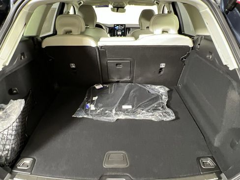 New 2026 Volvo XC60 T8 Ultra w/ Climate Package AWD/4WD image 18