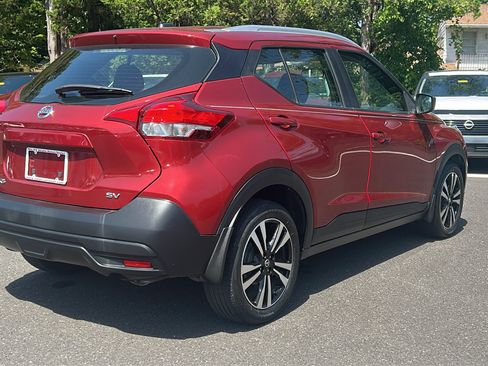 Used 2018 Nissan Kicks SV FWD image 9