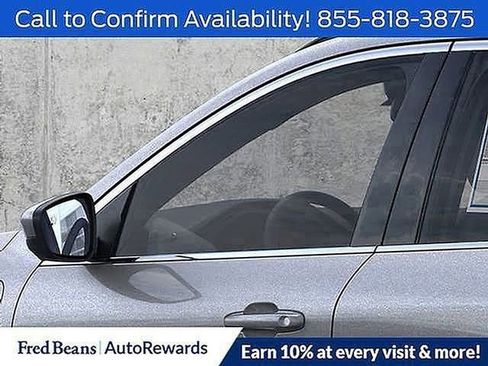 Used 2025 Ford Escape SE w/ PHEV Premium Package image 29