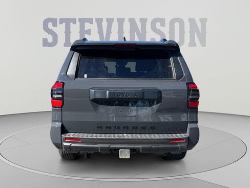 Used 2025 Toyota 4Runner SR5 AWD/4WD image 4