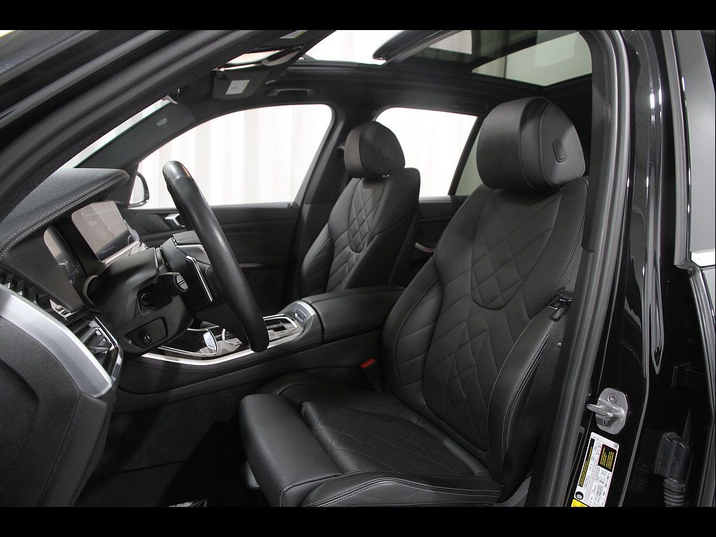 Used 2023 BMW X5 xDrive40i w/ Premium Package AWD/4WD image 5