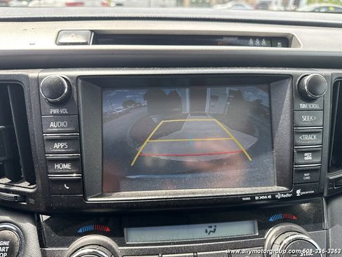 Used 2017 Toyota RAV4 XLE AWD/4WD image 25