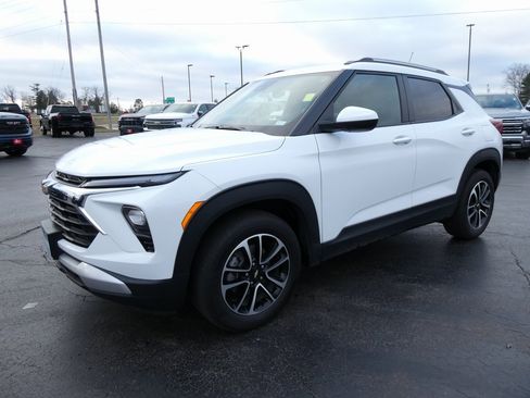 Certified 2025 Chevrolet TrailBlazer LT w/ Convenience Package image 8